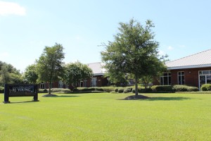 Commercial office buildings for lease in Gulfport, Mississippi with attractive landscaping