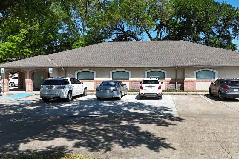 Office building for rent near Memorial Hospital